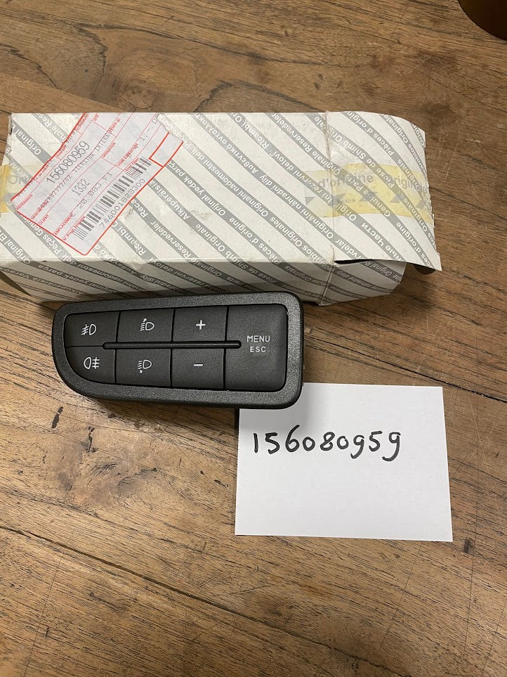 156080959 Alfa Romeo Mito Bedienfeld