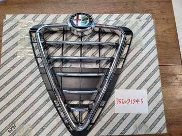 156091945 Alfa Giulietta Kühlergrill
