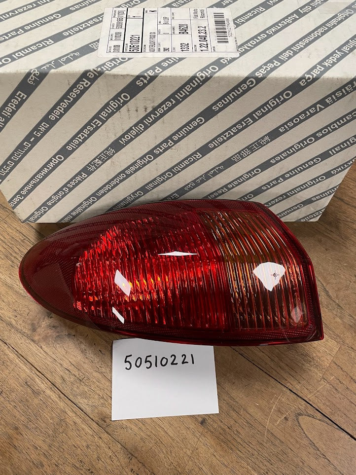 50510221 Alfa Romeo 147 Rücklicht hinten links außen