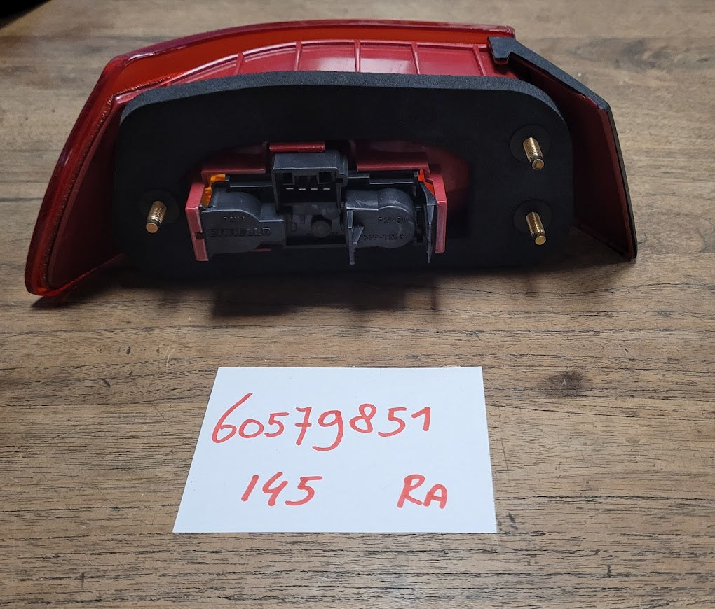 60579851 Alfa Romeo 145 right rear light outer