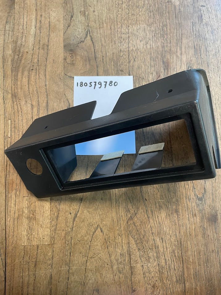 180579780 Fiat Panda radio console