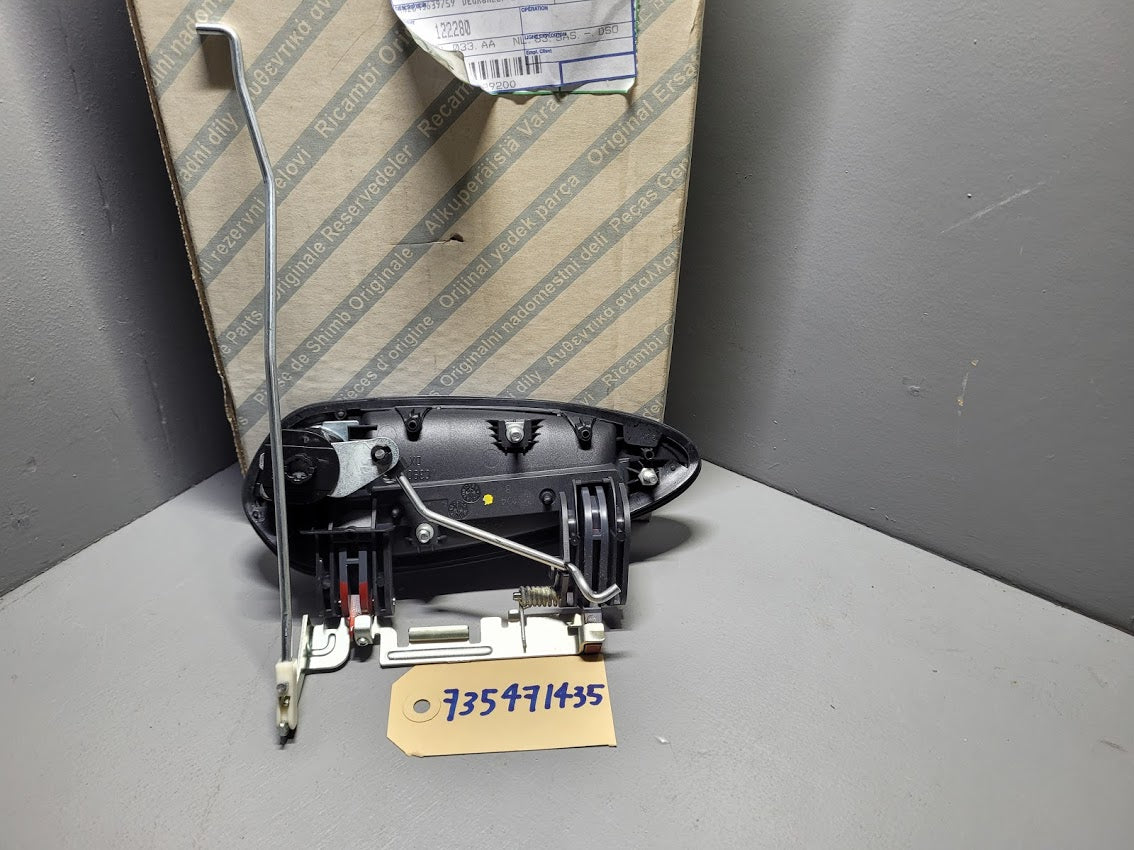 735471435 Fiat Grande Punto door handle right