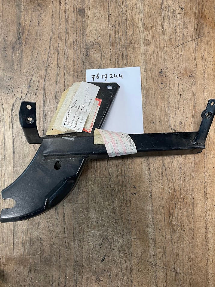 7617244 Fiat Panda support
