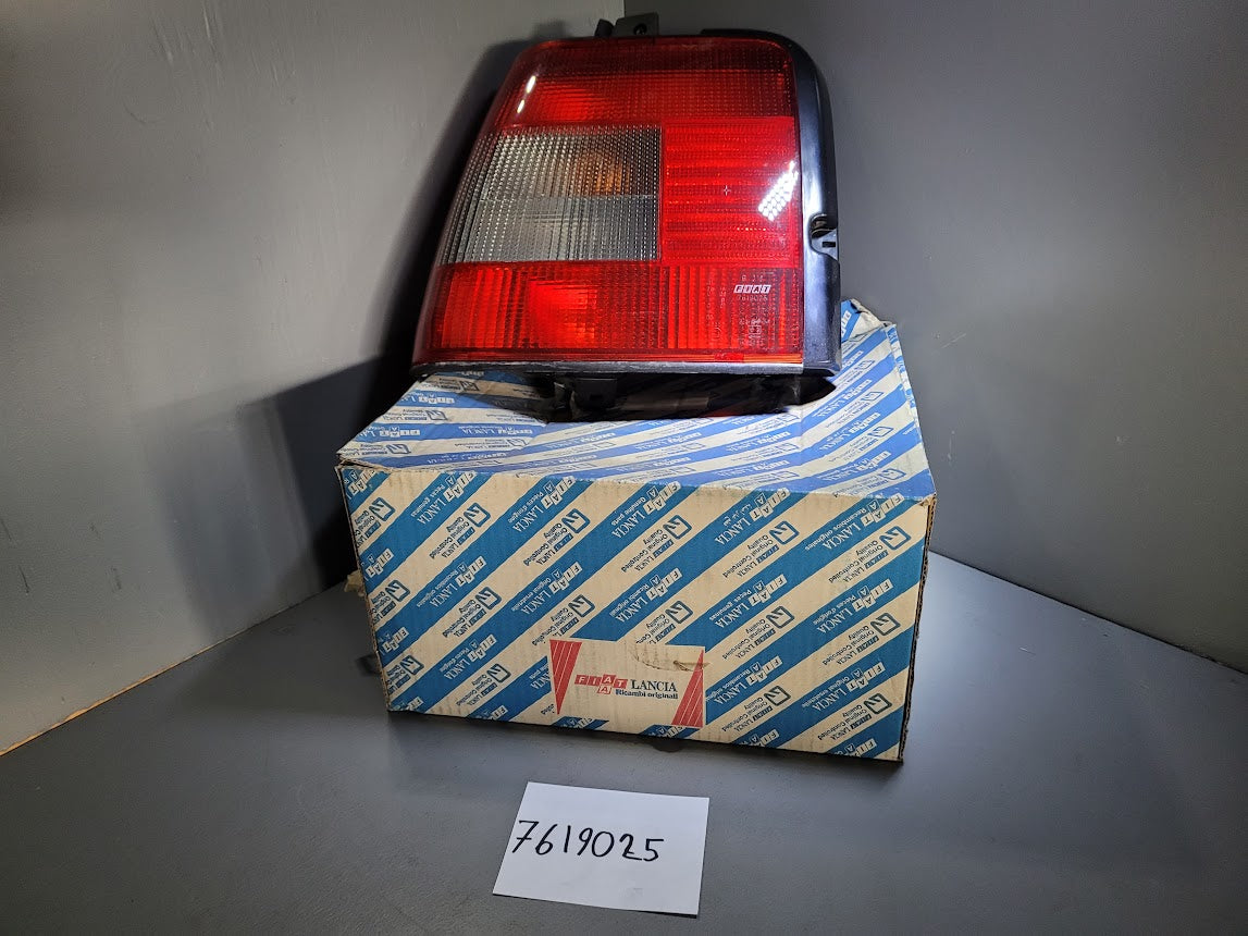 7619025 Fiat Tempra taillight left