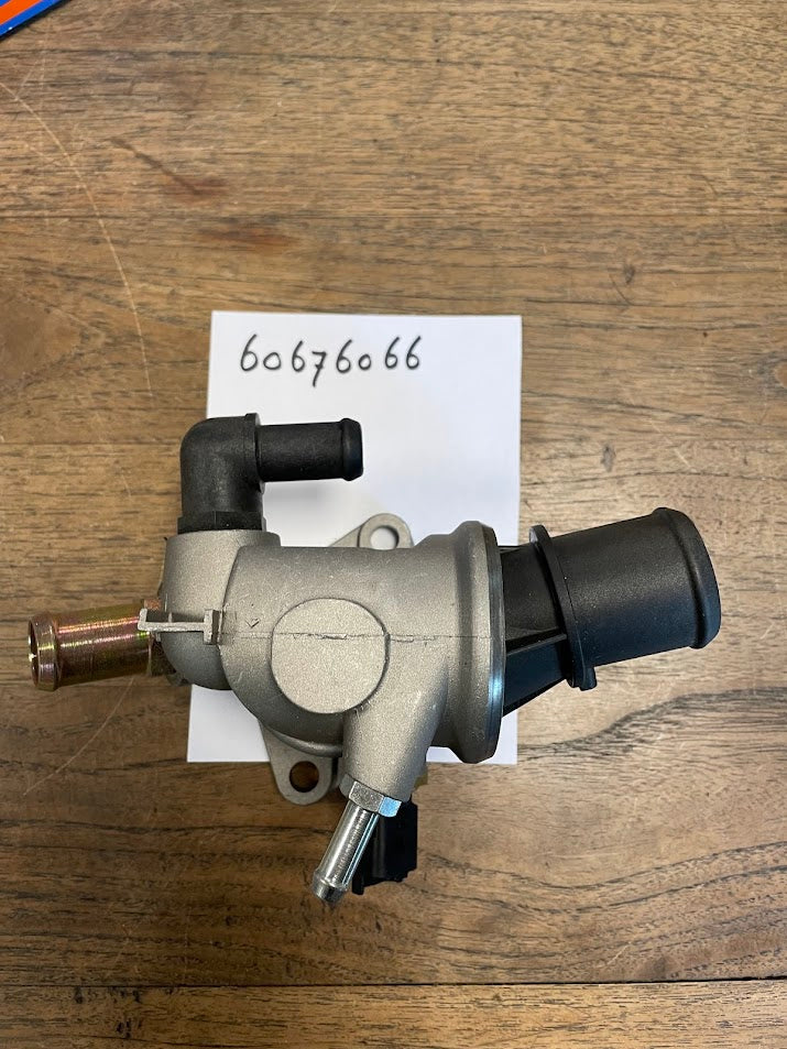 60676066 Lancia Lybra thermostat