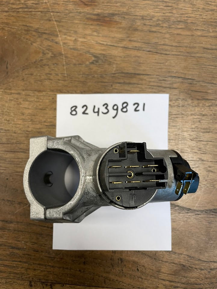 82439821 Lancia Thema ignition switch