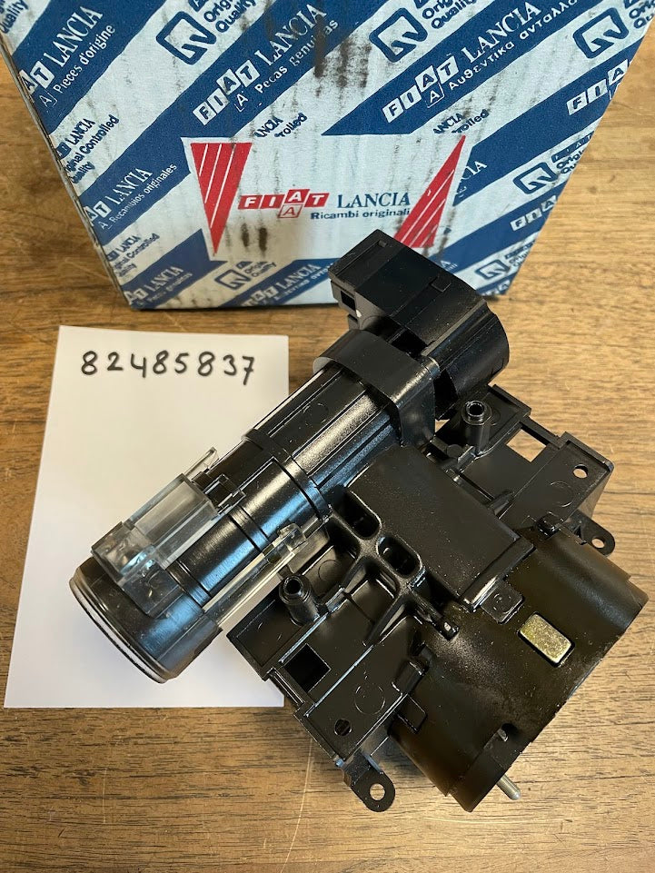 82485837 Lancia Delta ignition switch