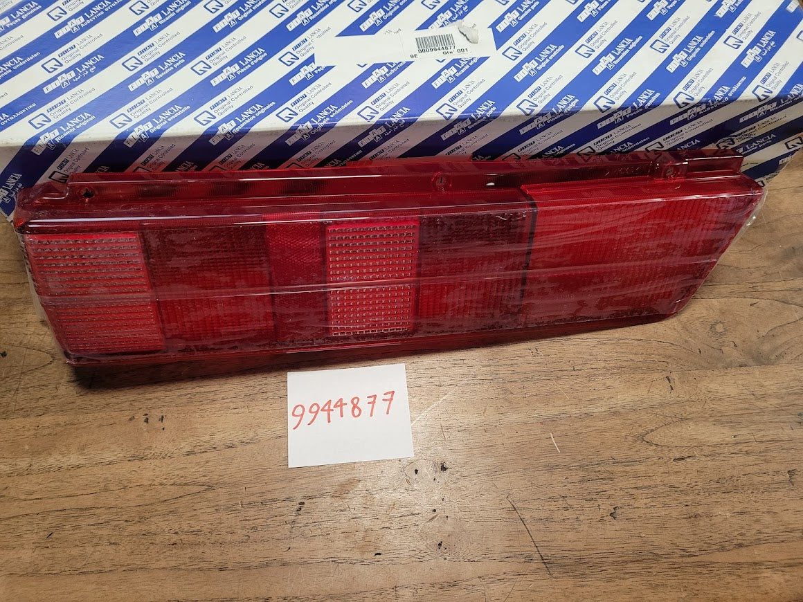 9944877 Lancia Y10 linkes Rücklichtglas 1992-1995