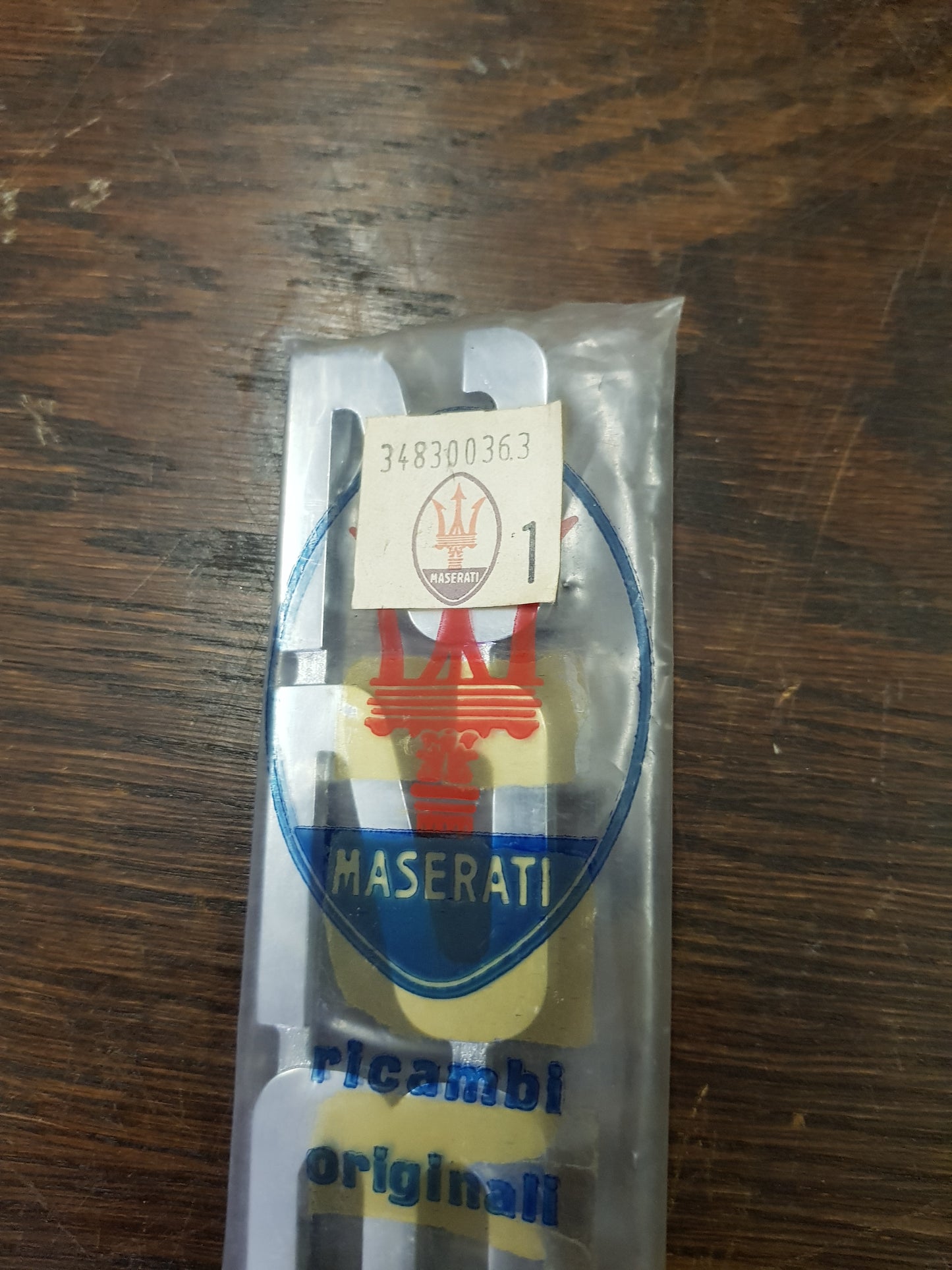 Maserati 348300363 228 Embleem