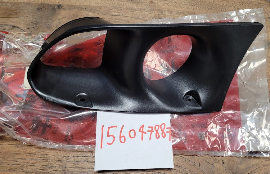 156047887 Alfa Romeo 156 sierstuk mistlamp links