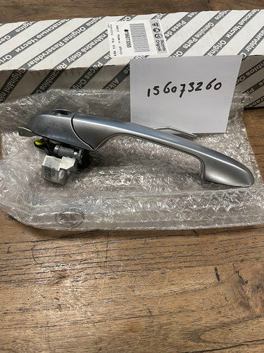156073260 Alfa Romeo 147 portiergreep links voor (3 drs)