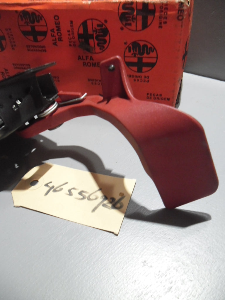 46556926 Alfa GT motorkapslot