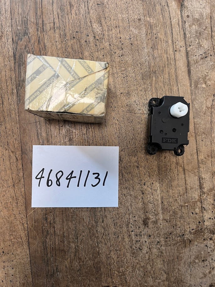 46841131 Alfa Romeo 147 / 156 Stelmotor kachel