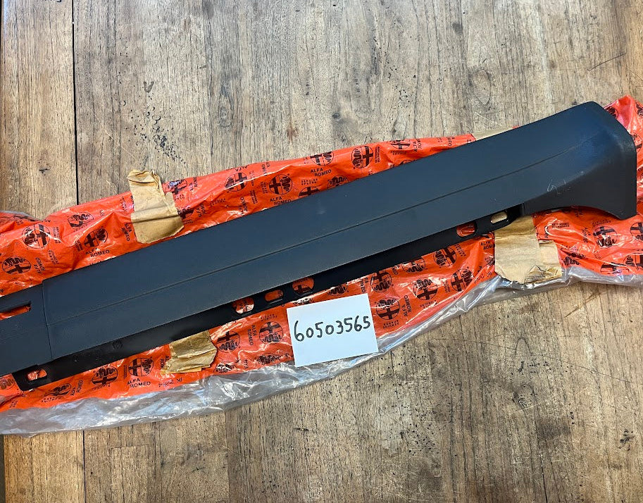 60503565 Alfa Romeo 33 Sideskirt linksachter