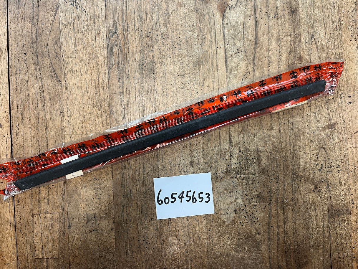 60545653 Alfa Romeo 33 Profiel voor raam rechtsachter
