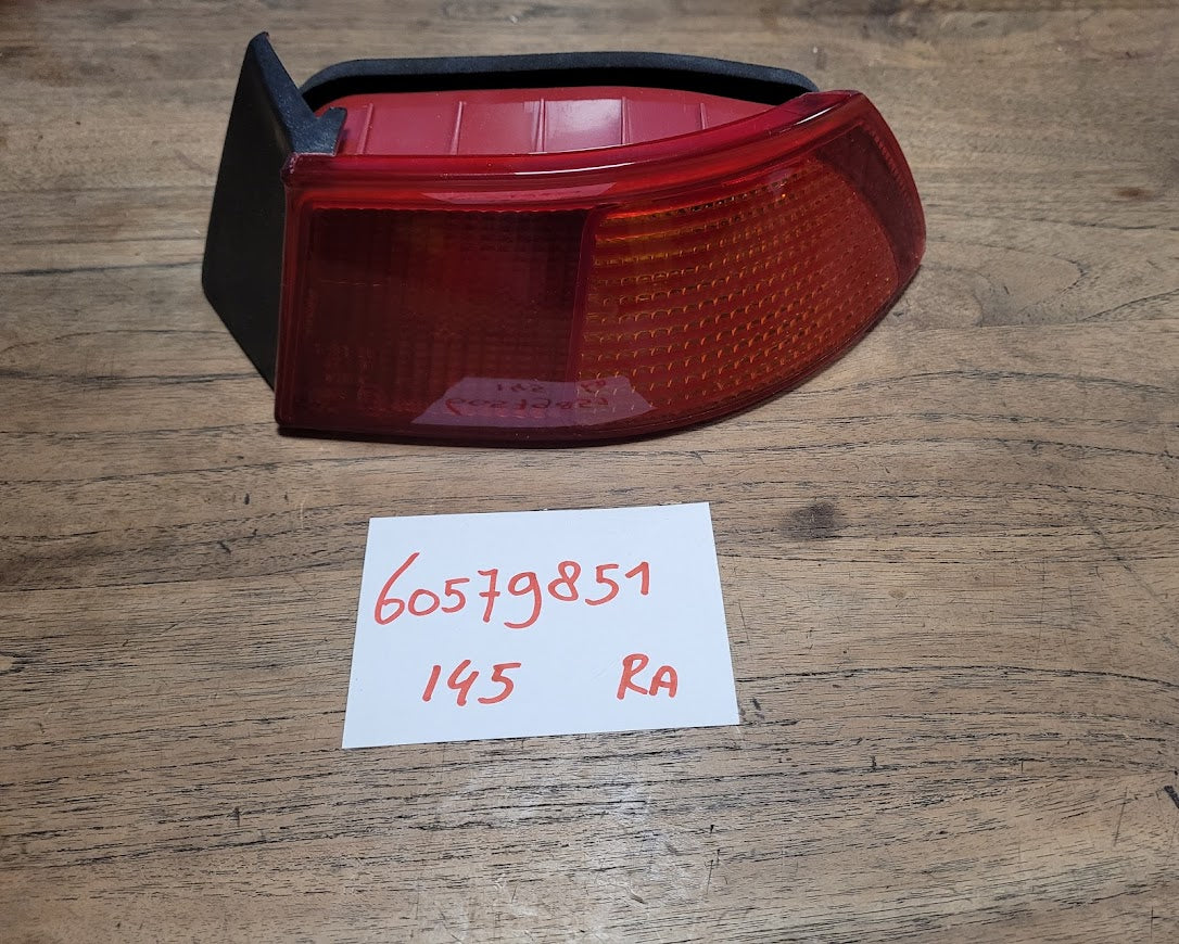 60579851 Alfa Romeo 145 rechter achterlicht buitenste