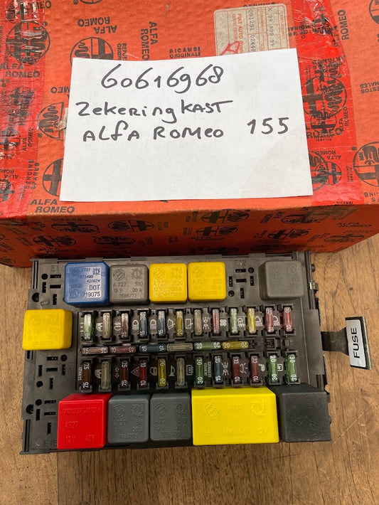60616968 Alfa 155 zekeringkast