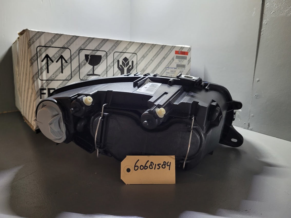 60681584 Alfa GT koplamp linksvoor