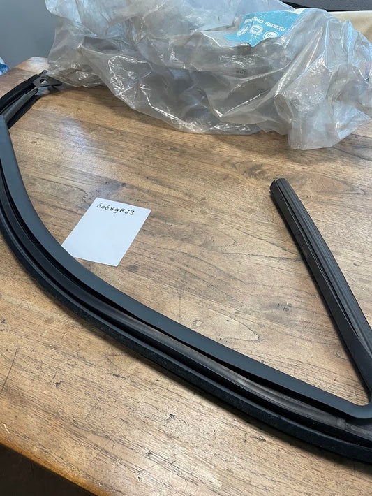 60689833 Alfa Romeo 166 raamrubber