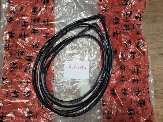 60695284 Alfa Romeo 156 vooruit rubber