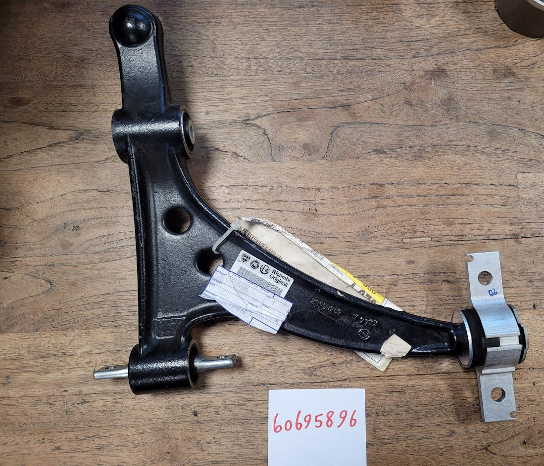 60695896 Alfa Romeo 166 draagarm rechtsvoor