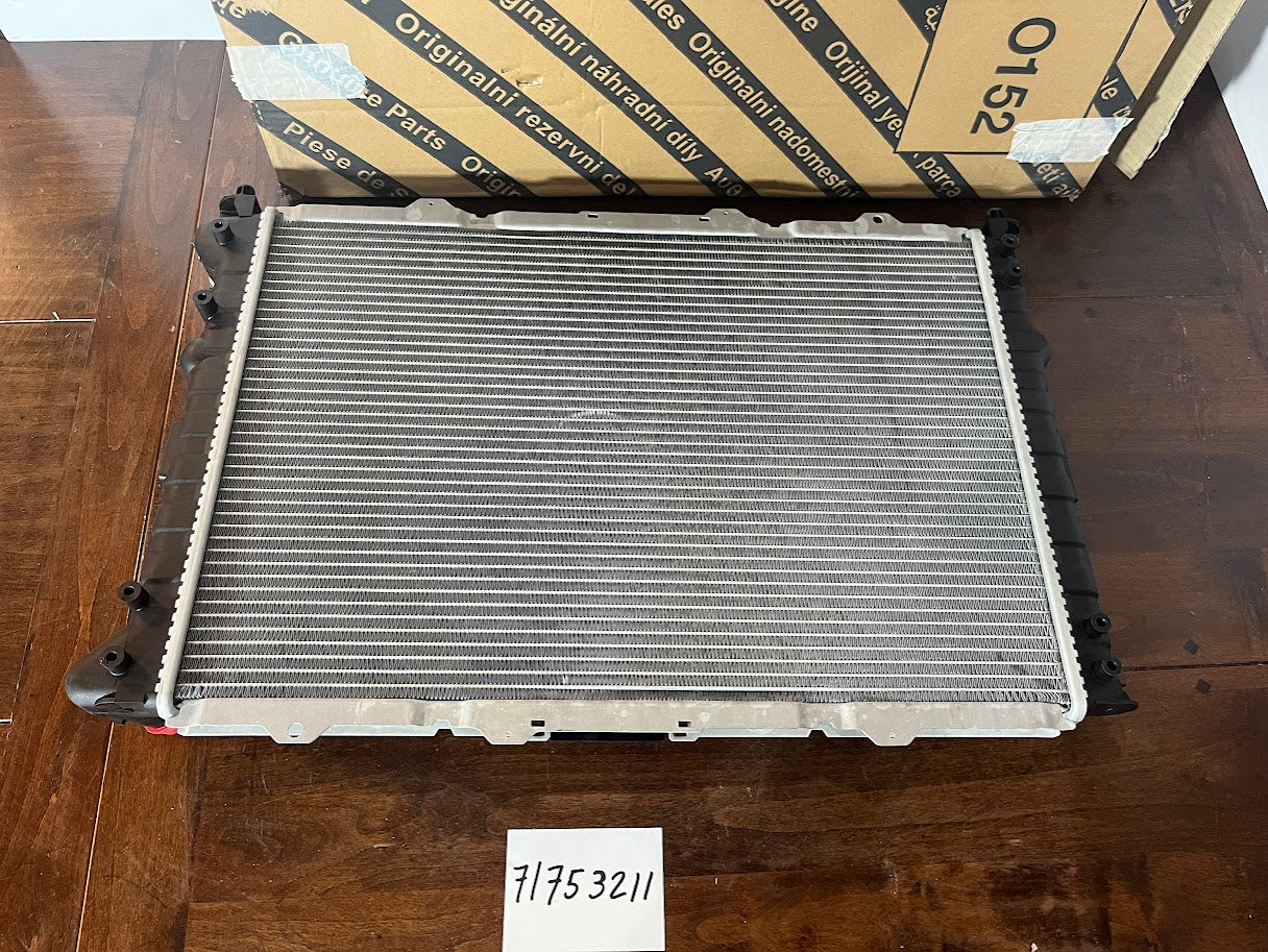 71753211 / 50501507 Alfa Romeo 156 Radiateur 1.8/2.0/2.5