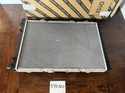71753211 / 50501507 Alfa Romeo 156 Radiateur 1.8/2.0/2.5