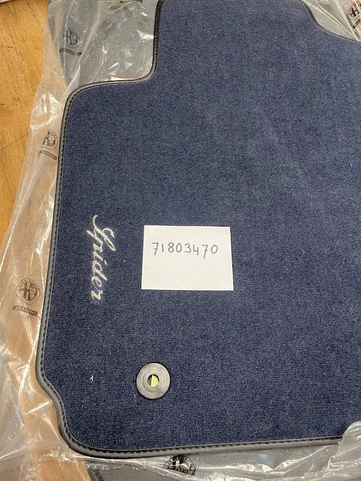 71803470 Alfa Romeo Spider 939-model mattenset