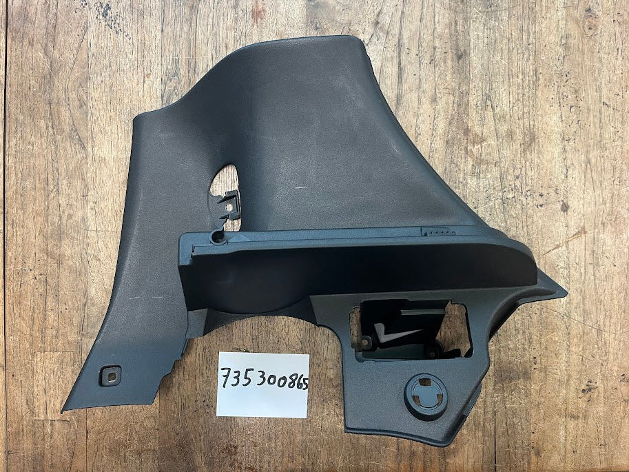 735300865 Alfa Romeo 147 Hoedenplank steun