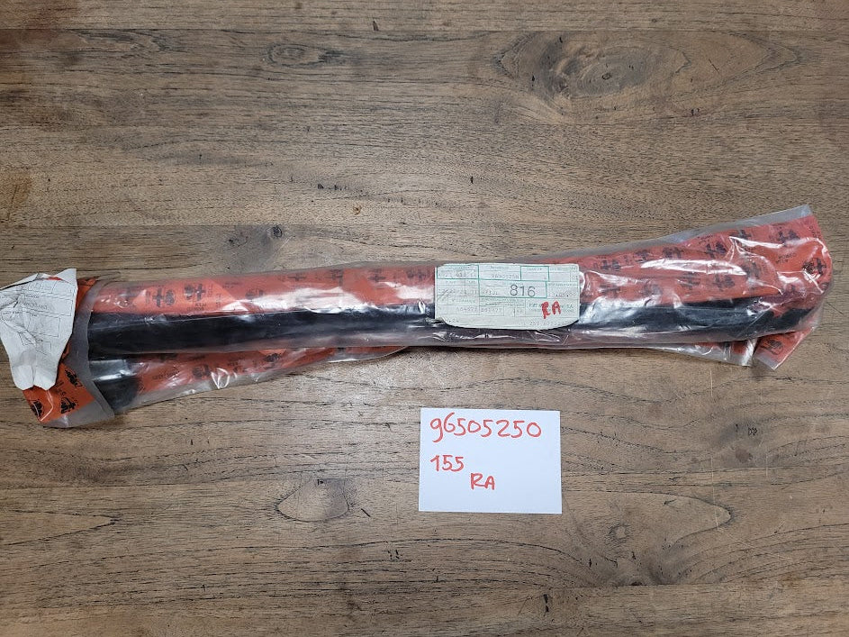 96505250 Alfa Romeo 155 raamstijl rechtsachter