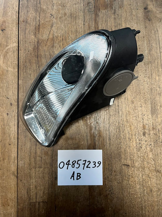04857239AB Chrysler Voyager Mist koplamp linksvoor