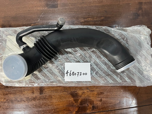 46807200 Fiat Stilo 2.4 20v Luchtslang