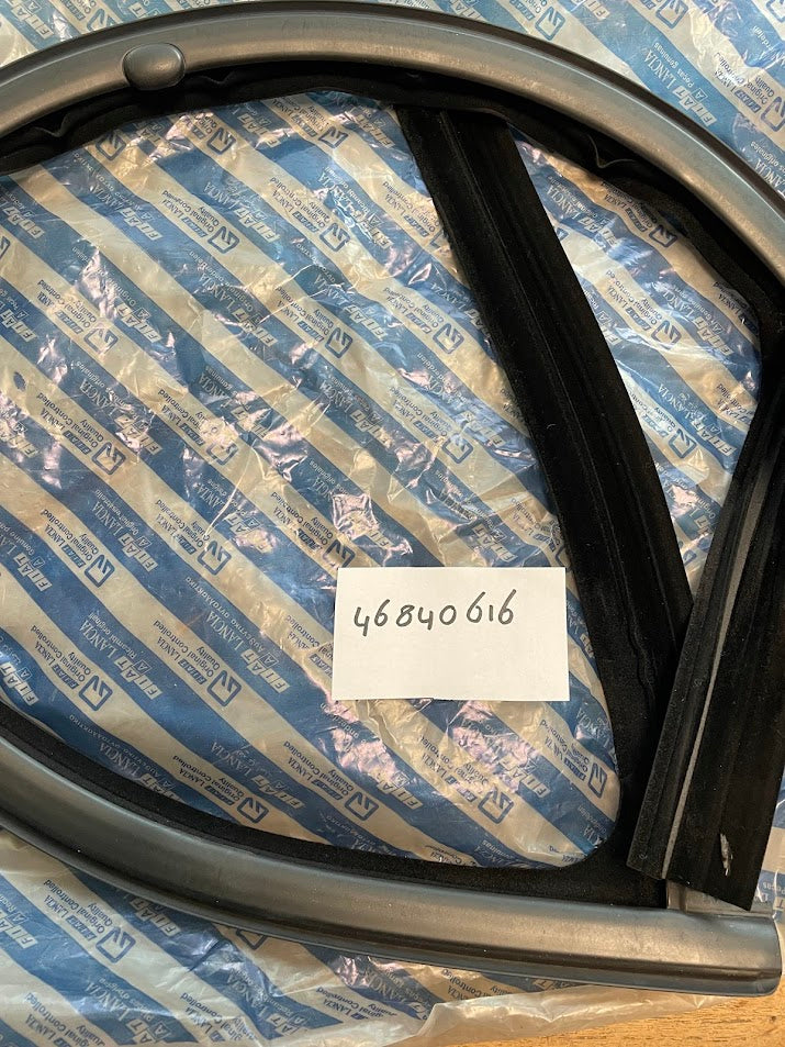 46840616 Fiat Stilo deurrubber