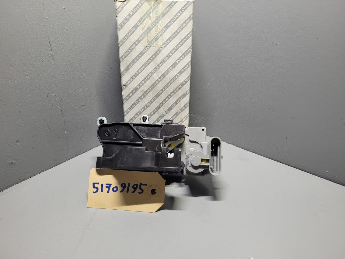 51709195 Fiat Professional Doblo linker schuifdeur slot