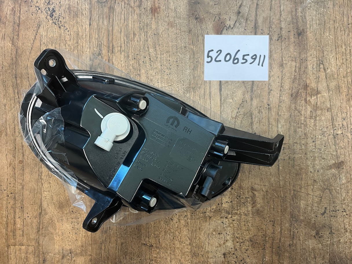 52065911 Fiat 500X Mist/Koplamp rechtsvoor in bumper