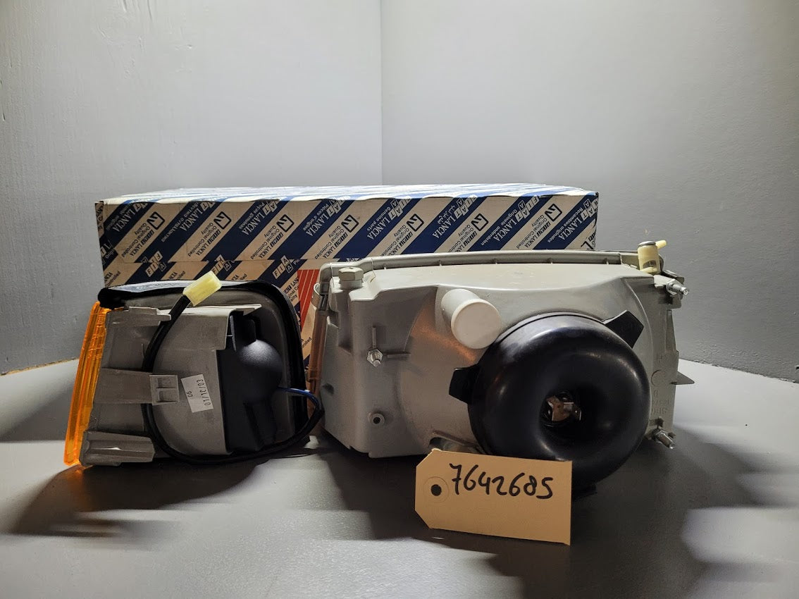 7642685 Fiat Uno koplamp rechtsvoor