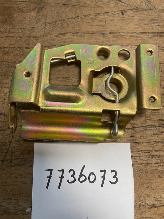 7736073 Fiat Punto Cabriolet motorkapslot