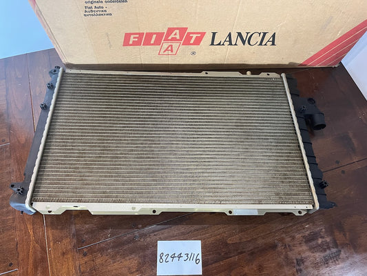 82443116 / 82434810 Fiat Croma / Lancia Thema radiateur