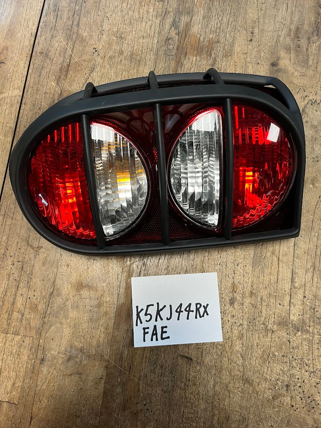 K5KJ44RXFAE Jeep Cherokee KJ Renegade Achterlicht