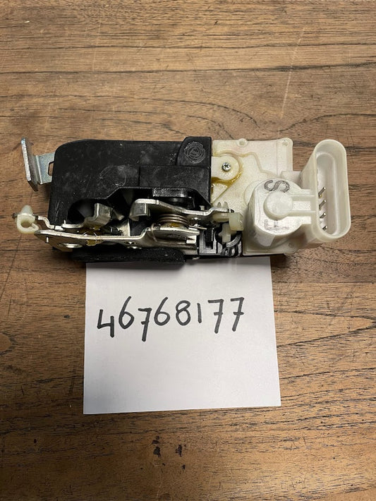 46768177 Lancia Lybra portierslot