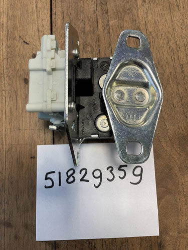 50829359 Lancia Y achterklepslot 2009-2011