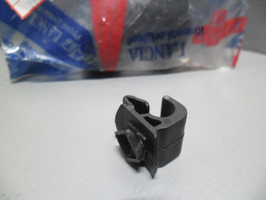 82440756 Lancia Delta Integrale motorkapstang houder