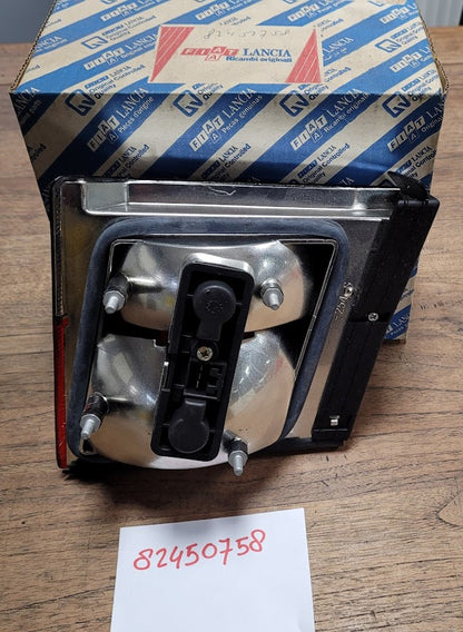82450758 Lancia Dedra achterlicht links
